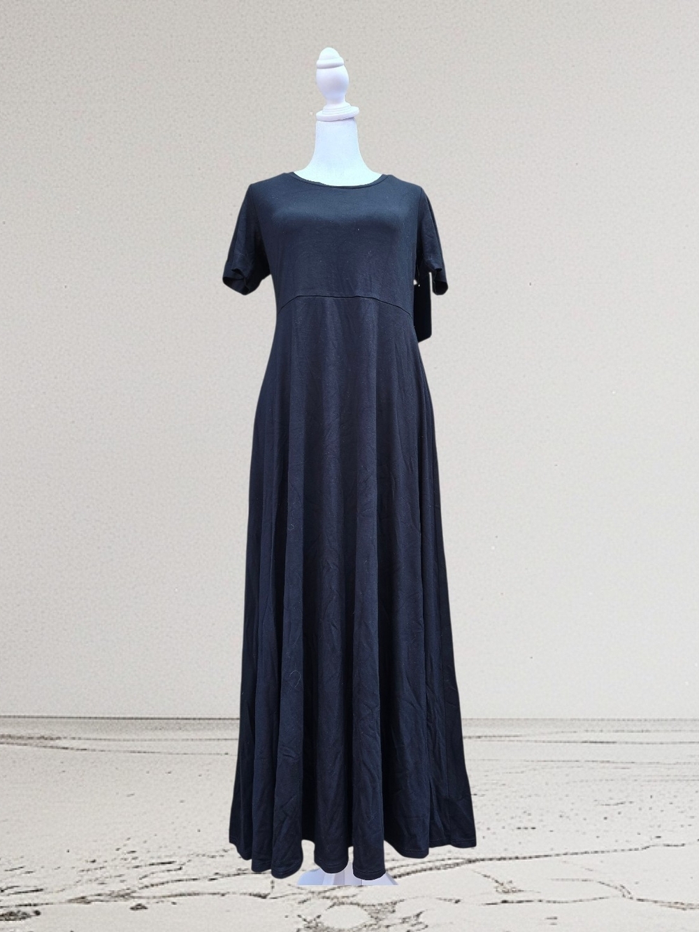 Tuckernuck Black Short-Sleeve Maxi Dress